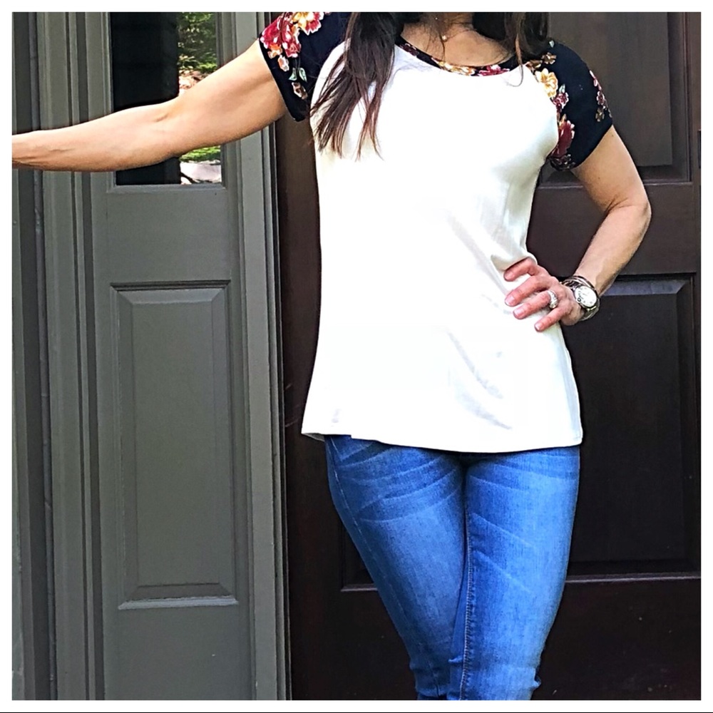 Short floral sleeves raglan top - Picture 2 of 4